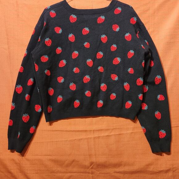 XXL Strawberry All Over Pattern Black Poppy Red Cozy Soft Short Cardigan Sweater - Picture 4 of 7
